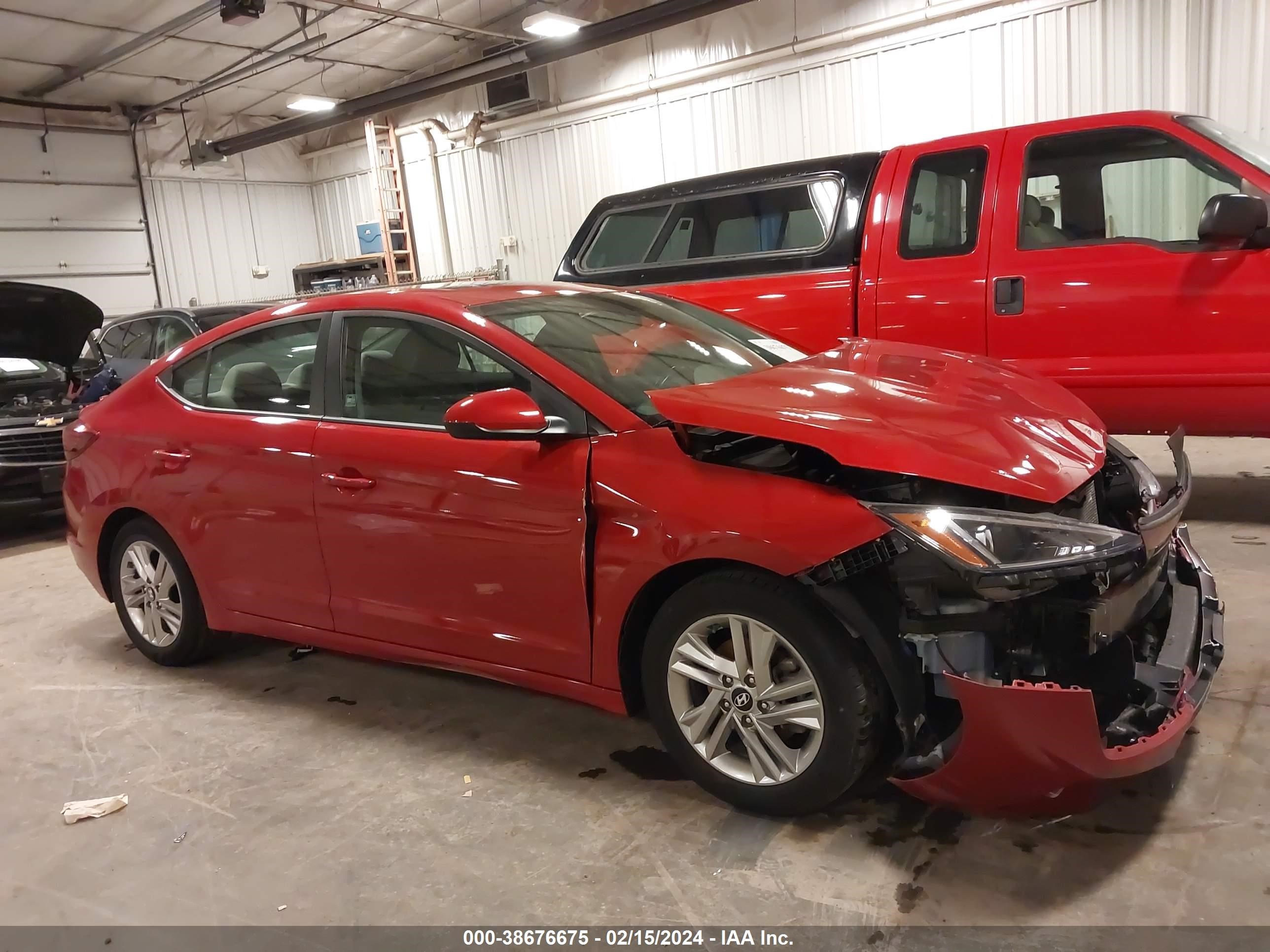 Photo 12 VIN: KMHD84LF0KU781935 - HYUNDAI ELANTRA 