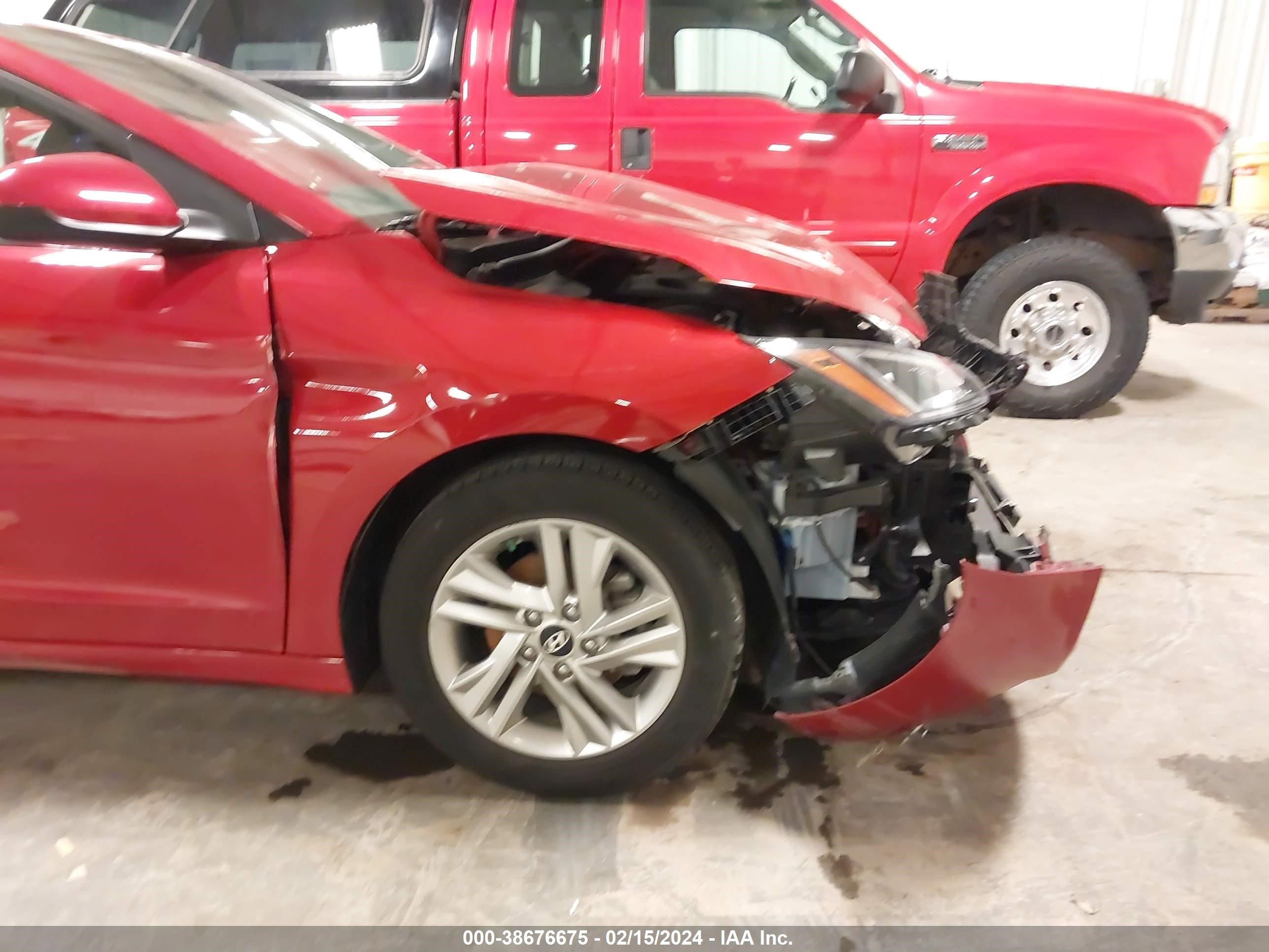 Photo 16 VIN: KMHD84LF0KU781935 - HYUNDAI ELANTRA 