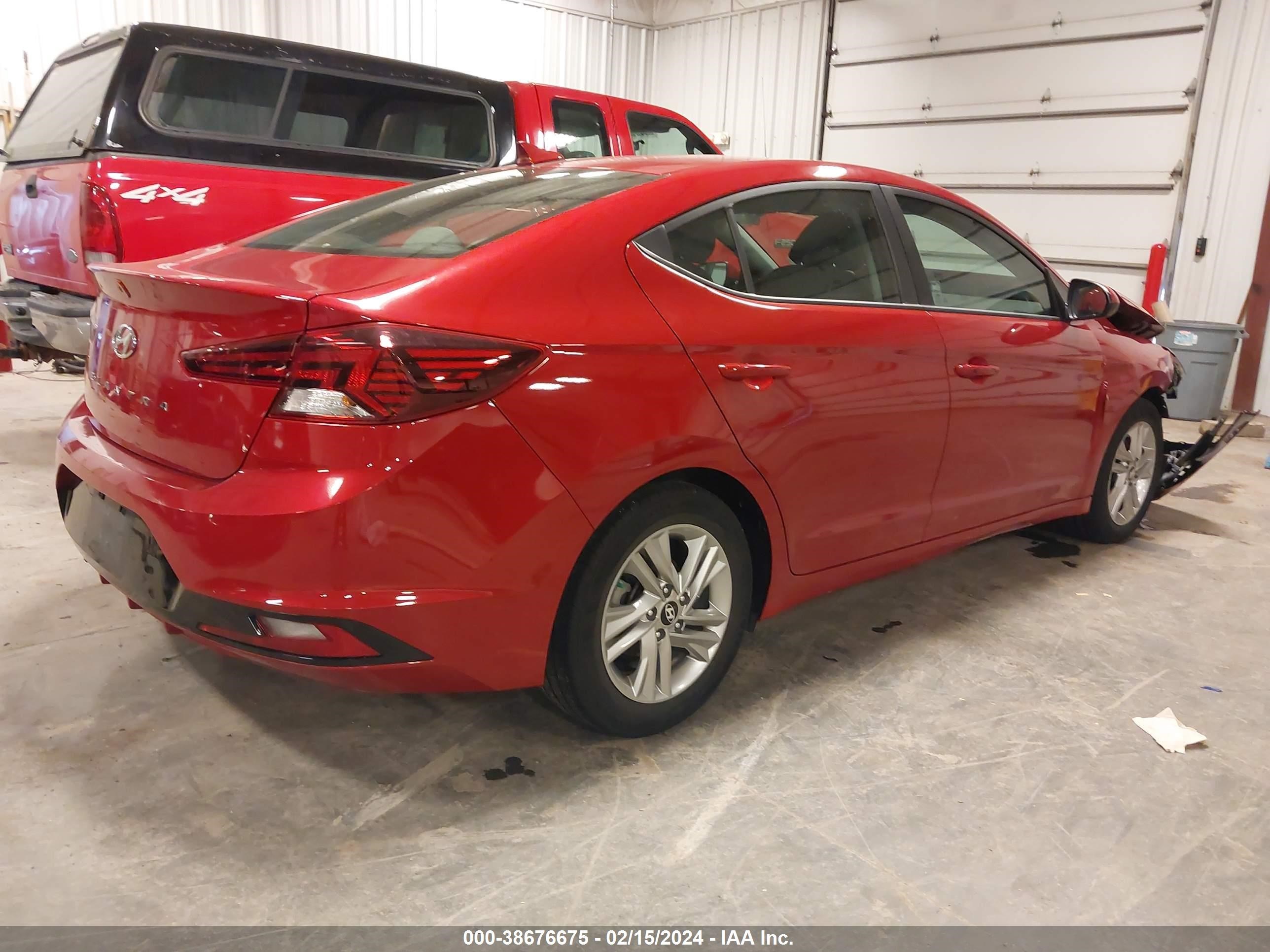 Photo 3 VIN: KMHD84LF0KU781935 - HYUNDAI ELANTRA 