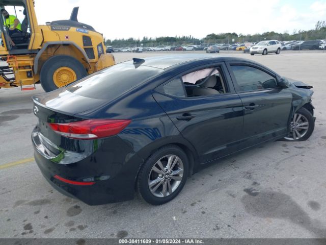 Photo 3 VIN: KMHD84LF1HU062525 - HYUNDAI ELANTRA 