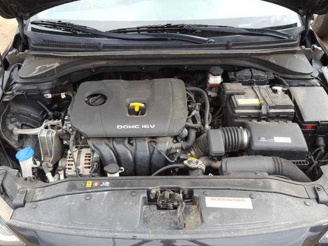 Photo 6 VIN: KMHD84LF1HU143069 - HYUNDAI ELANTRA SE 