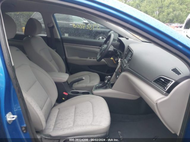 Photo 4 VIN: KMHD84LF1HU192577 - HYUNDAI ELANTRA 