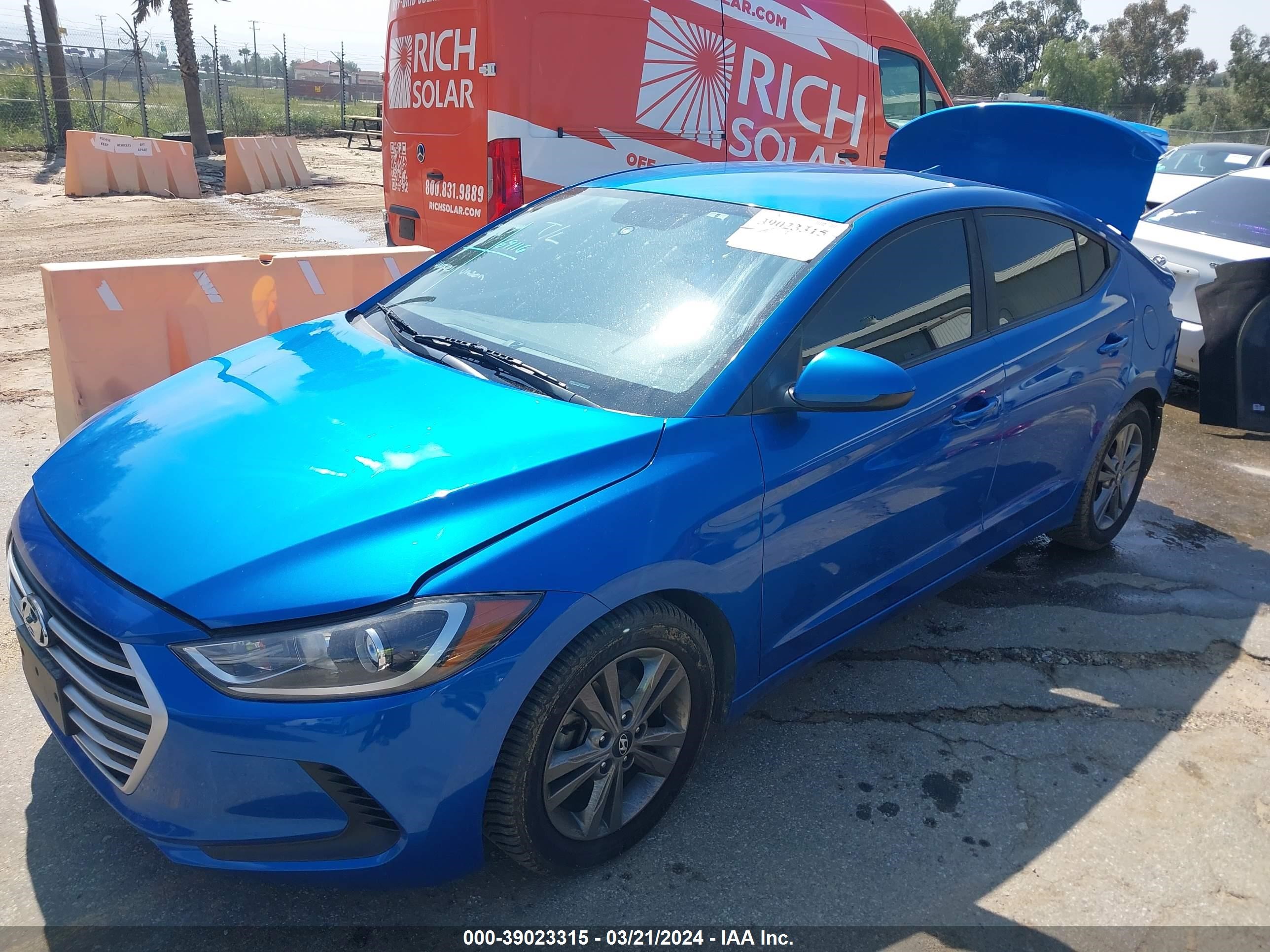 Photo 1 VIN: KMHD84LF1HU192773 - HYUNDAI ELANTRA 