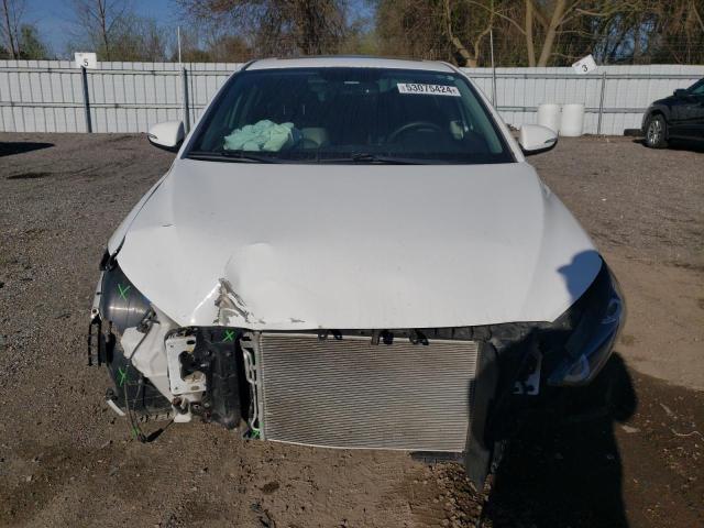 Photo 4 VIN: KMHD84LF1HU211208 - HYUNDAI ELANTRA 