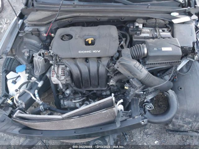 Photo 9 VIN: KMHD84LF1HU228882 - HYUNDAI ELANTRA 