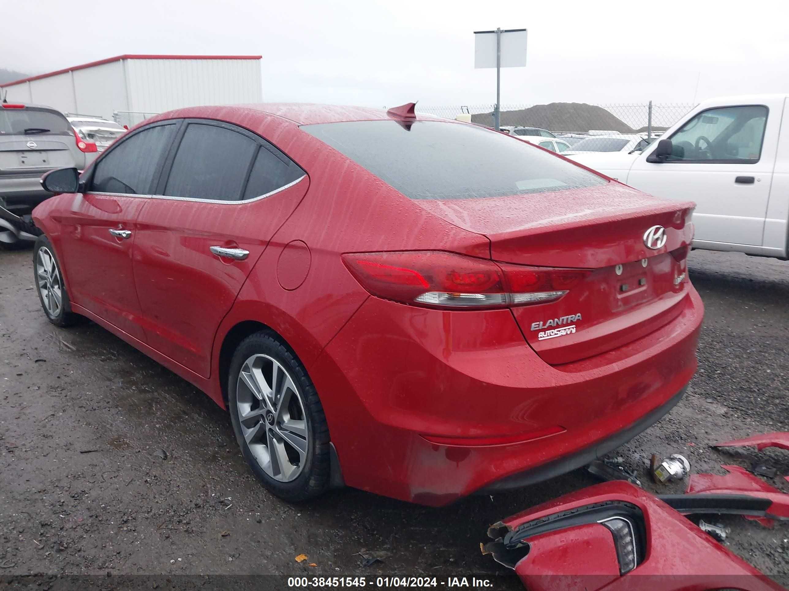 Photo 2 VIN: KMHD84LF1HU282070 - HYUNDAI ELANTRA 