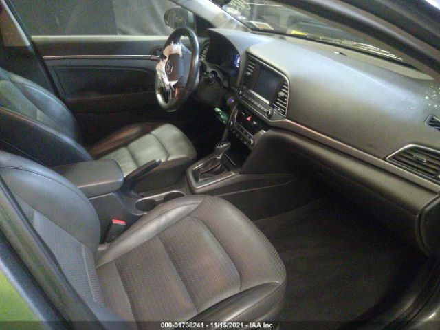 Photo 4 VIN: KMHD84LF1HU356992 - HYUNDAI ELANTRA 