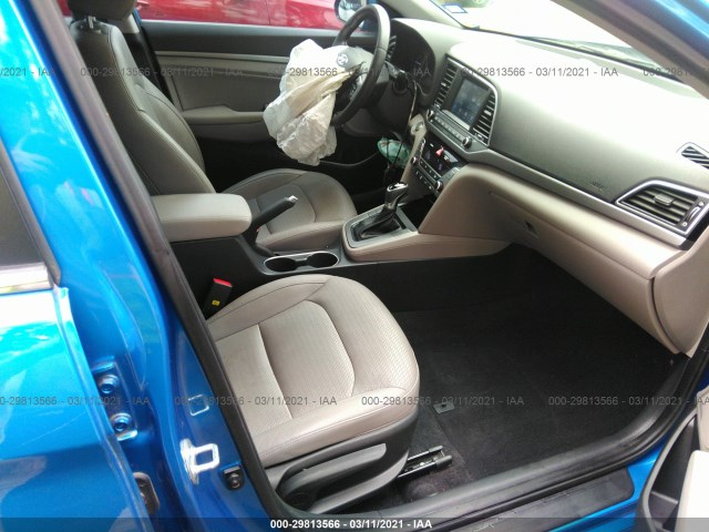 Photo 4 VIN: KMHD84LF1HU358404 - HYUNDAI ELANTRA 