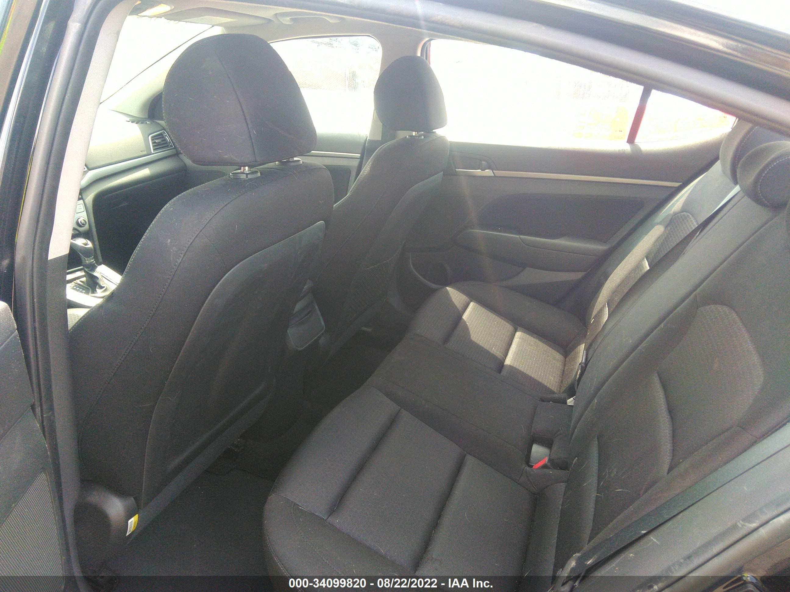 Photo 7 VIN: KMHD84LF1HU359004 - HYUNDAI ELANTRA 