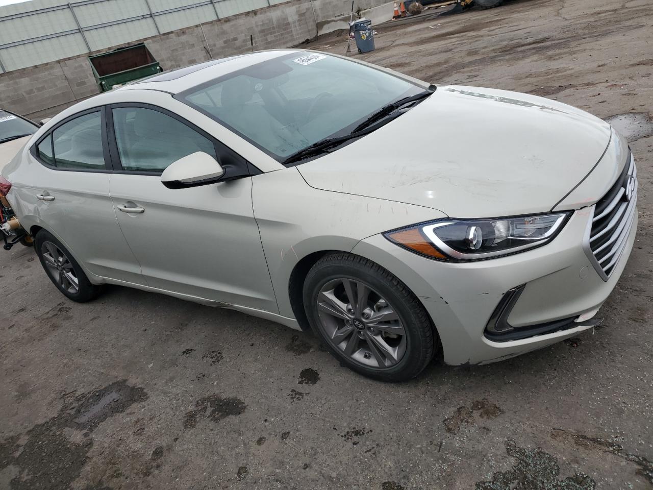 Photo 3 VIN: KMHD84LF1HU379298 - HYUNDAI ELANTRA 