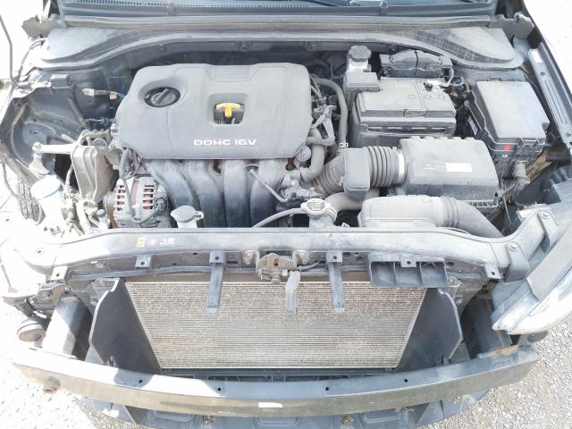 Photo 6 VIN: KMHD84LF1HU386588 - HYUNDAI ELANTRA SE 