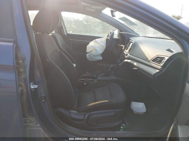 Photo 4 VIN: KMHD84LF1HU391242 - HYUNDAI ELANTRA 