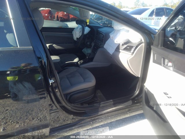 Photo 4 VIN: KMHD84LF1JU483683 - HYUNDAI ELANTRA 