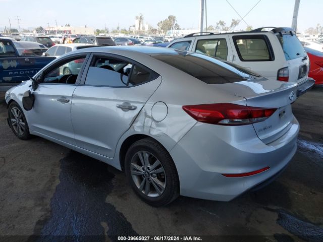 Photo 2 VIN: KMHD84LF1JU493257 - HYUNDAI ELANTRA 