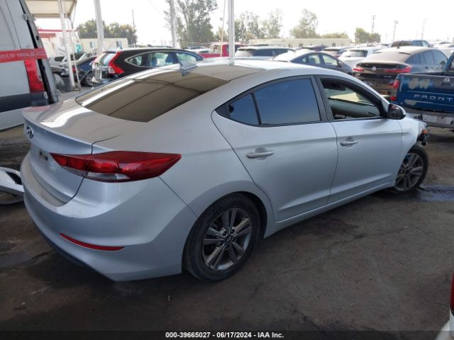 Photo 3 VIN: KMHD84LF1JU493257 - HYUNDAI ELANTRA 