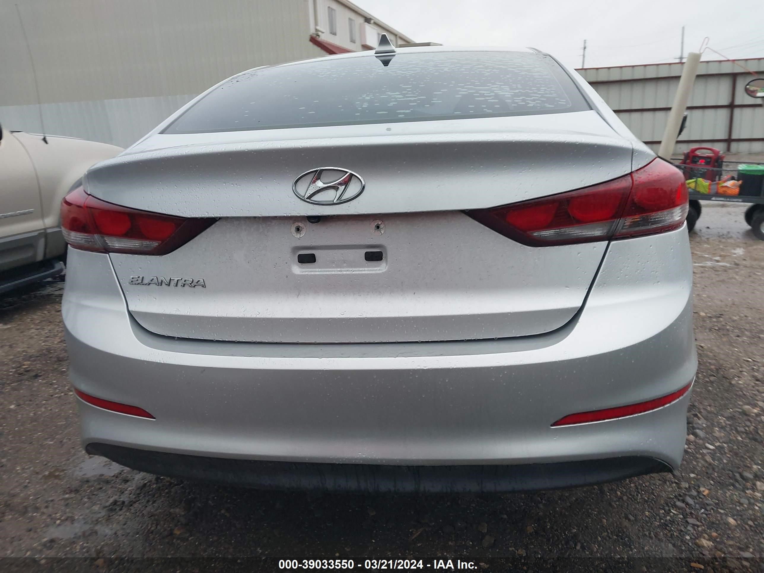 Photo 15 VIN: KMHD84LF1JU520392 - HYUNDAI ELANTRA 