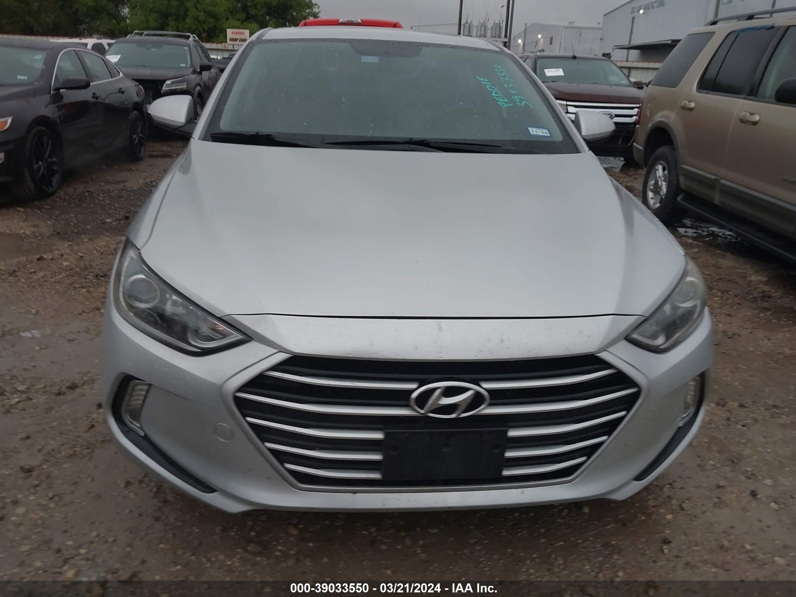 Photo 5 VIN: KMHD84LF1JU520392 - HYUNDAI ELANTRA 