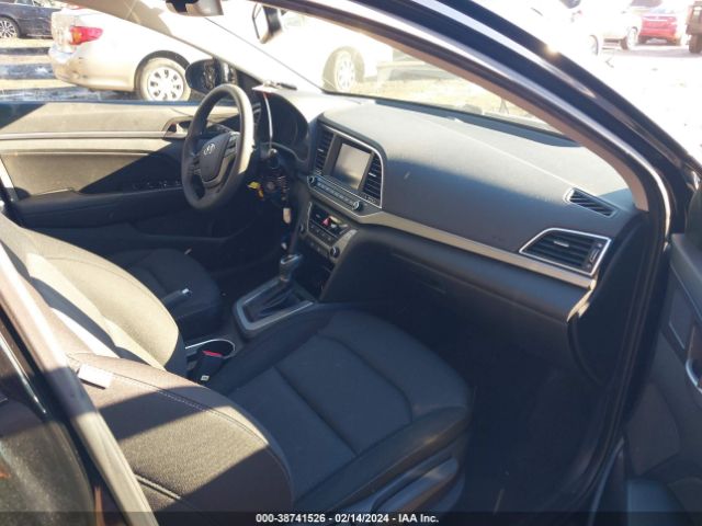 Photo 4 VIN: KMHD84LF1JU562951 - HYUNDAI ELANTRA 