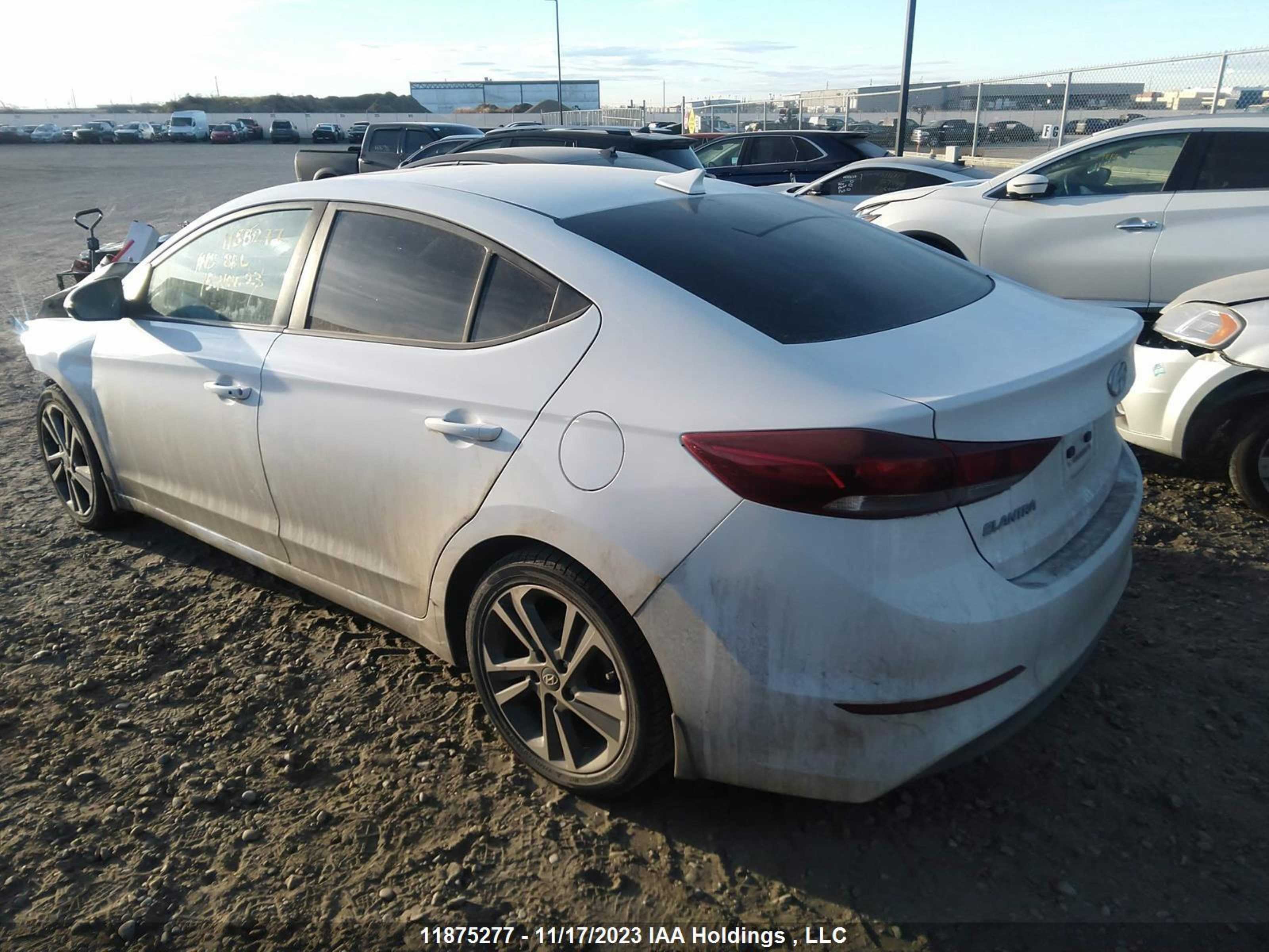 Photo 2 VIN: KMHD84LF1JU640998 - HYUNDAI ELANTRA 