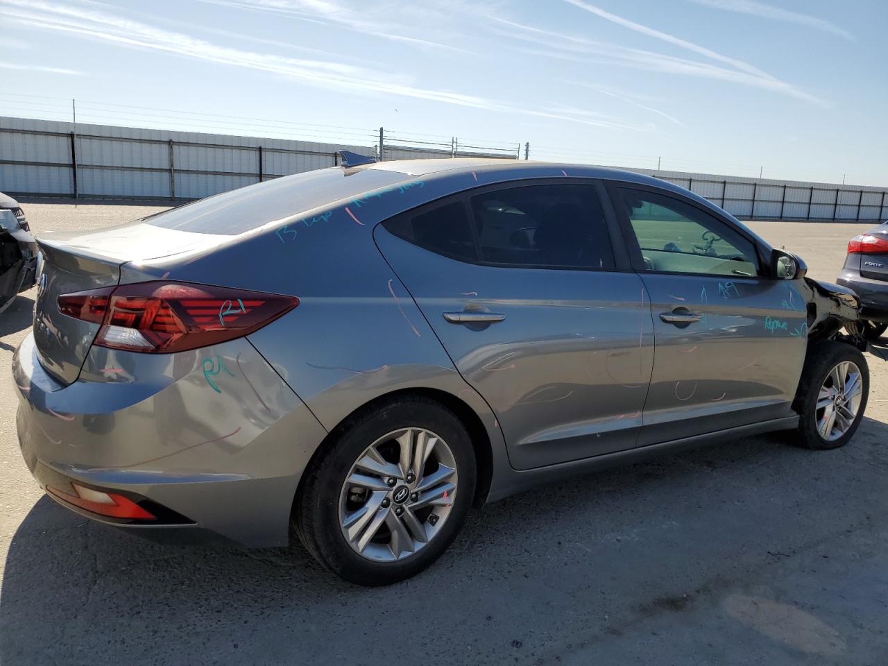 Photo 2 VIN: KMHD84LF1KU766635 - HYUNDAI ELANTRA 