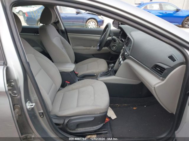 Photo 4 VIN: KMHD84LF1KU770197 - HYUNDAI ELANTRA 