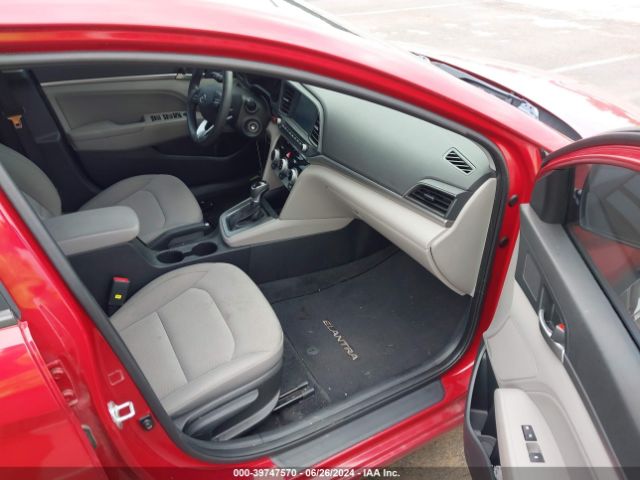 Photo 4 VIN: KMHD84LF1KU779529 - HYUNDAI ELANTRA 