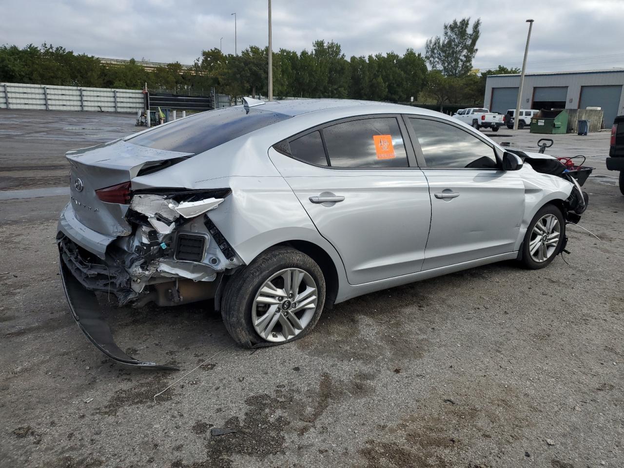 Photo 2 VIN: KMHD84LF1LU084520 - HYUNDAI ELANTRA 