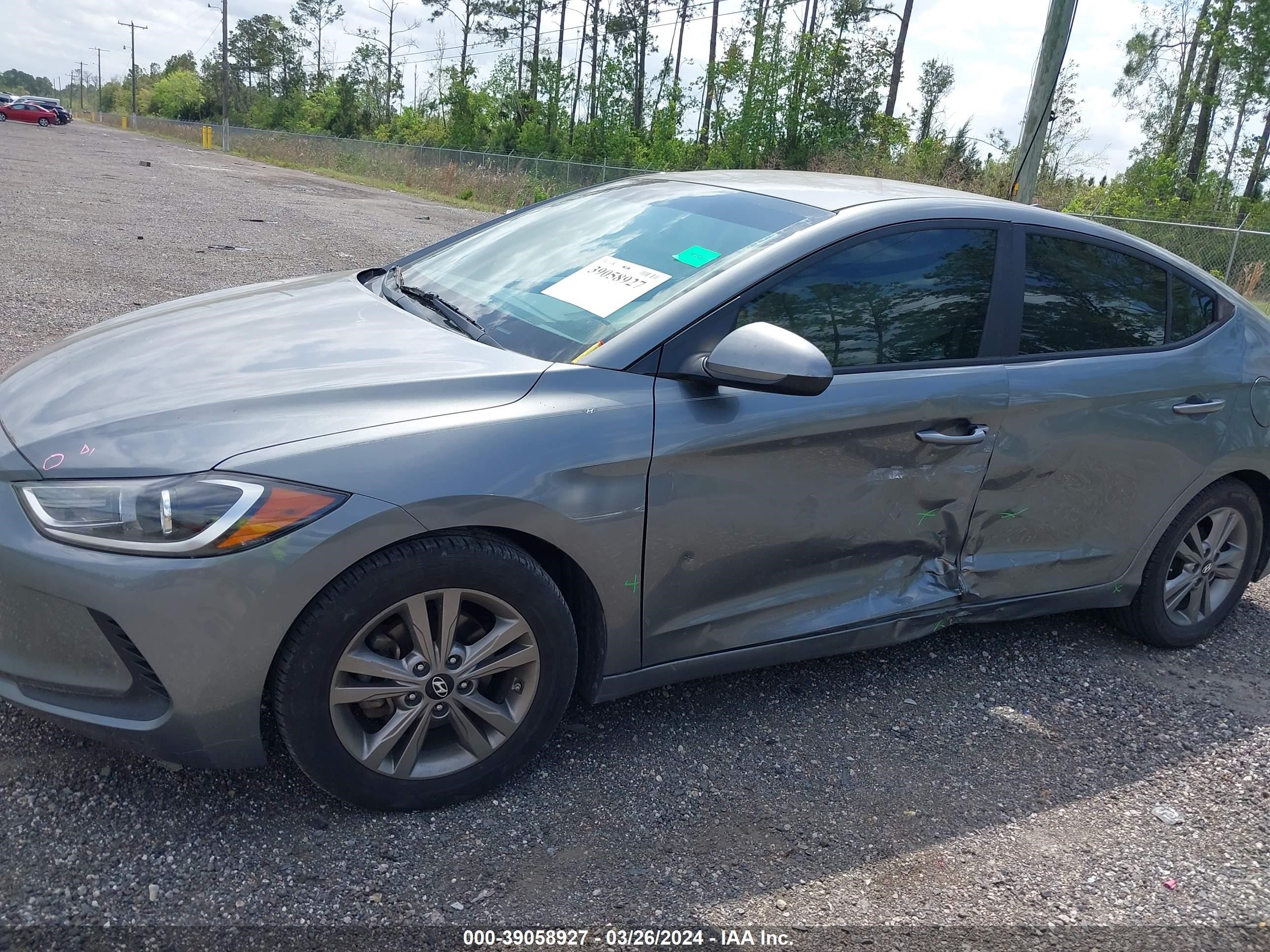 Photo 5 VIN: KMHD84LF2HU151651 - HYUNDAI ELANTRA 