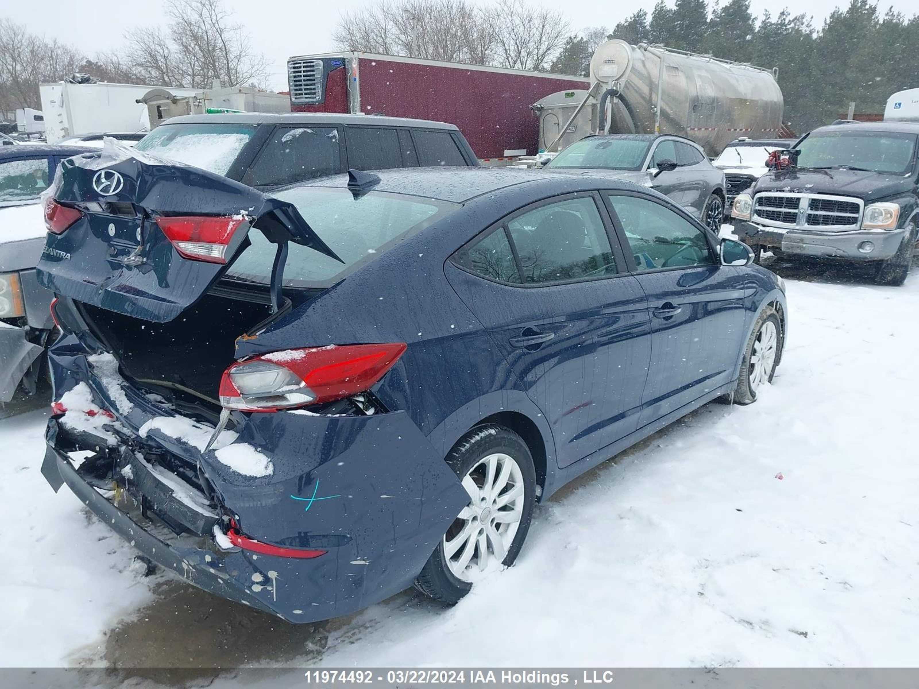 Photo 3 VIN: KMHD84LF2HU166828 - HYUNDAI ELANTRA 