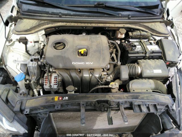 Photo 9 VIN: KMHD84LF2HU195889 - HYUNDAI ELANTRA 