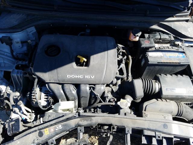 Photo 6 VIN: KMHD84LF2HU381349 - HYUNDAI ELANTRA SE 