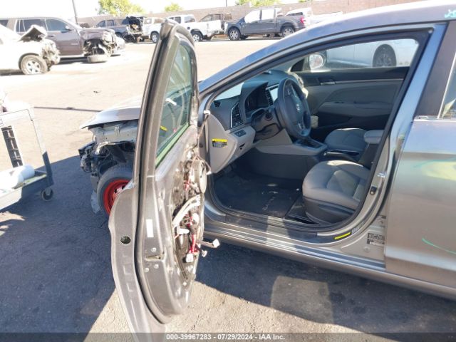 Photo 4 VIN: KMHD84LF2JU474507 - HYUNDAI ELANTRA 