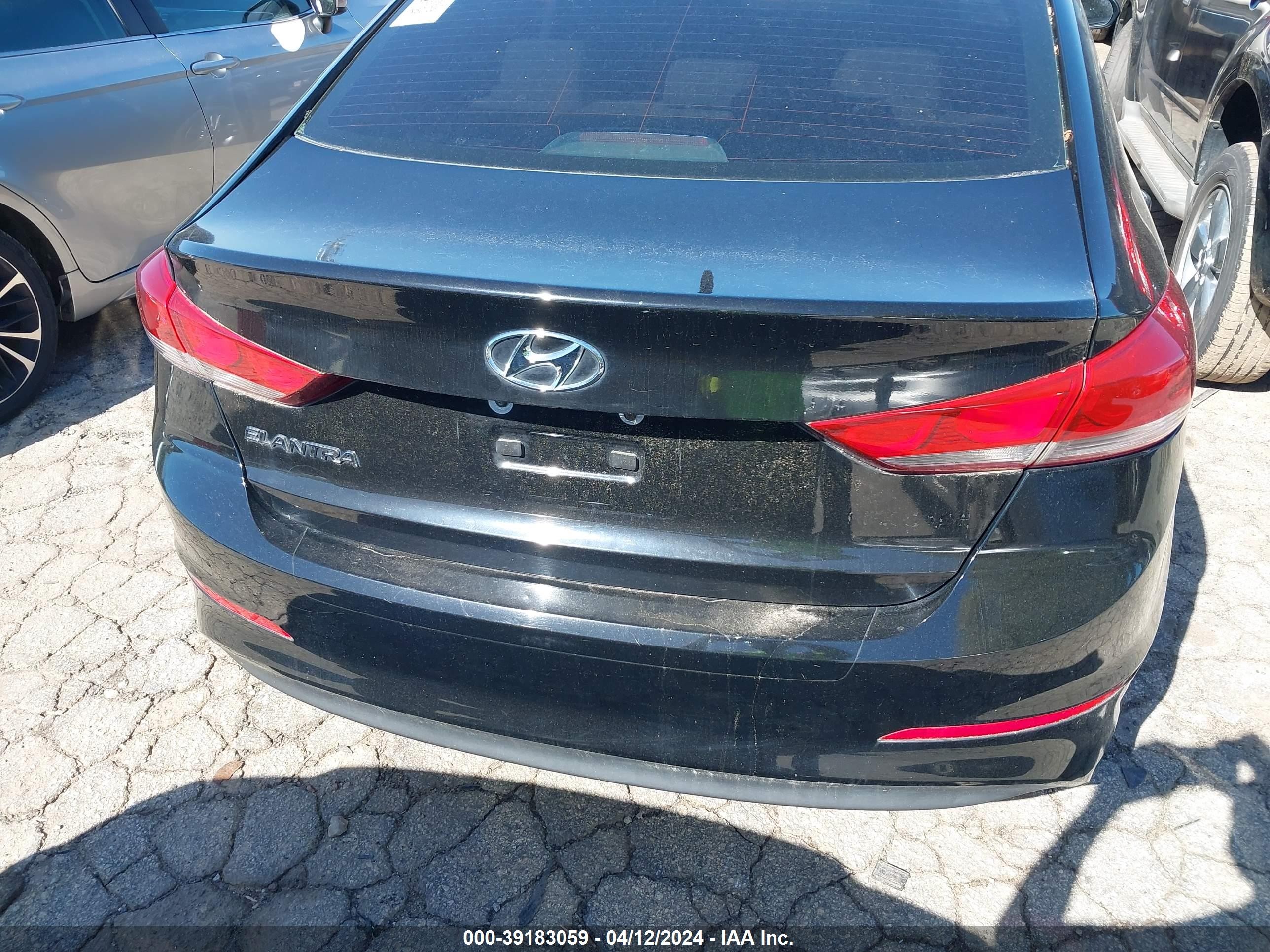 Photo 15 VIN: KMHD84LF2JU610649 - HYUNDAI ELANTRA 