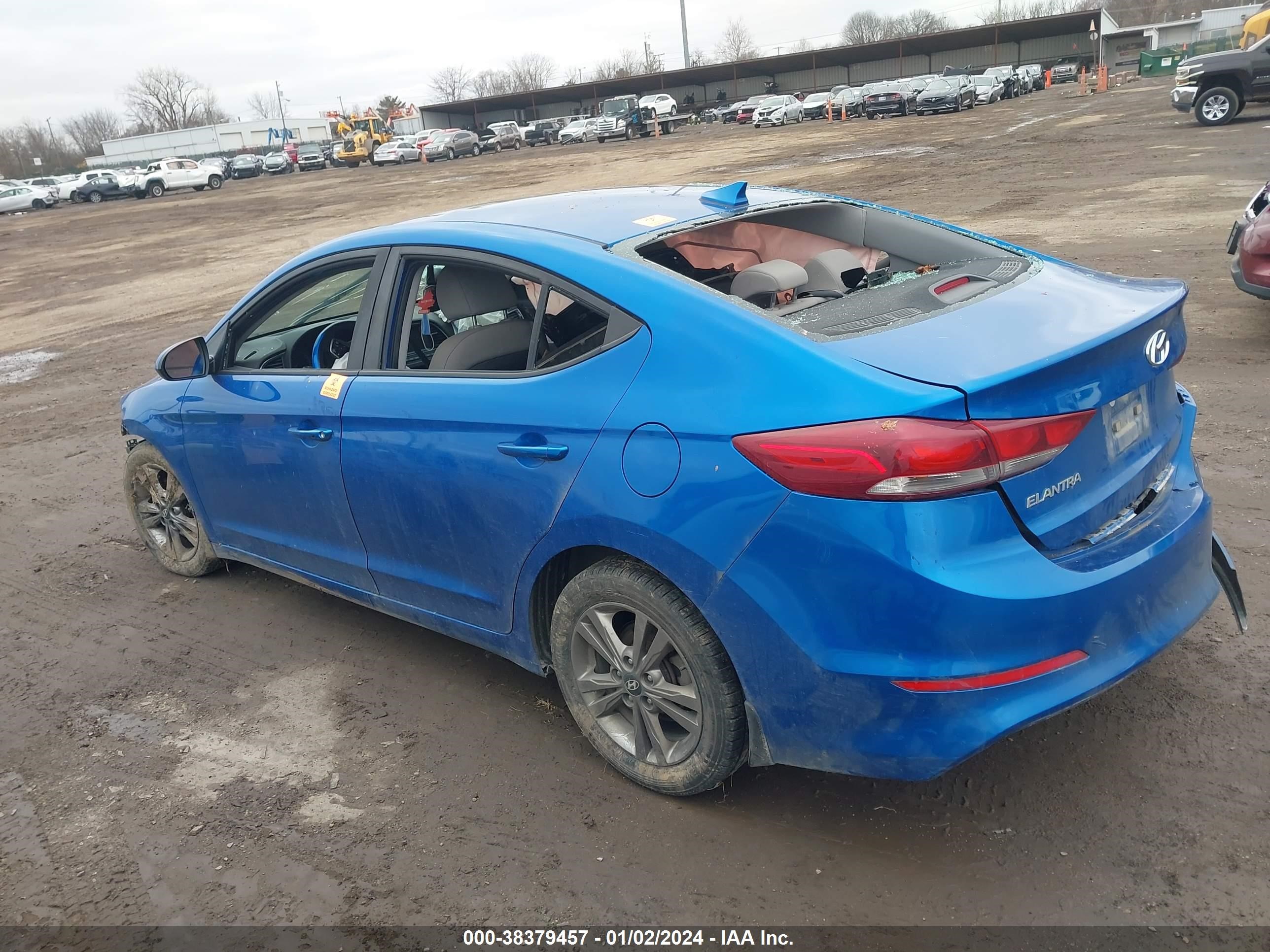 Photo 2 VIN: KMHD84LF2JU684900 - HYUNDAI ELANTRA 