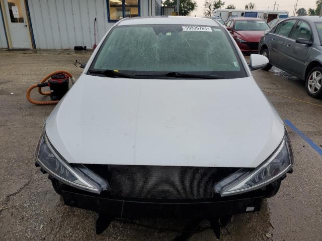 Photo 4 VIN: KMHD84LF2KU741923 - HYUNDAI ELANTRA 