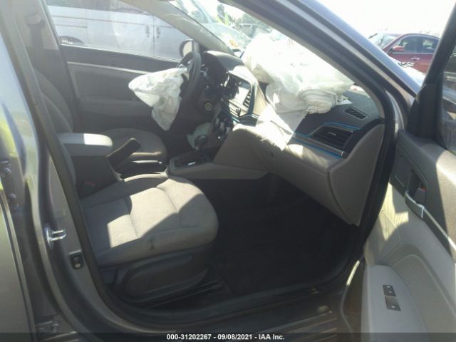 Photo 4 VIN: KMHD84LF2KU823831 - HYUNDAI ELANTRA 