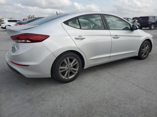 Photo 2 VIN: KMHD84LF3HU064874 - HYUNDAI ELANTRA 