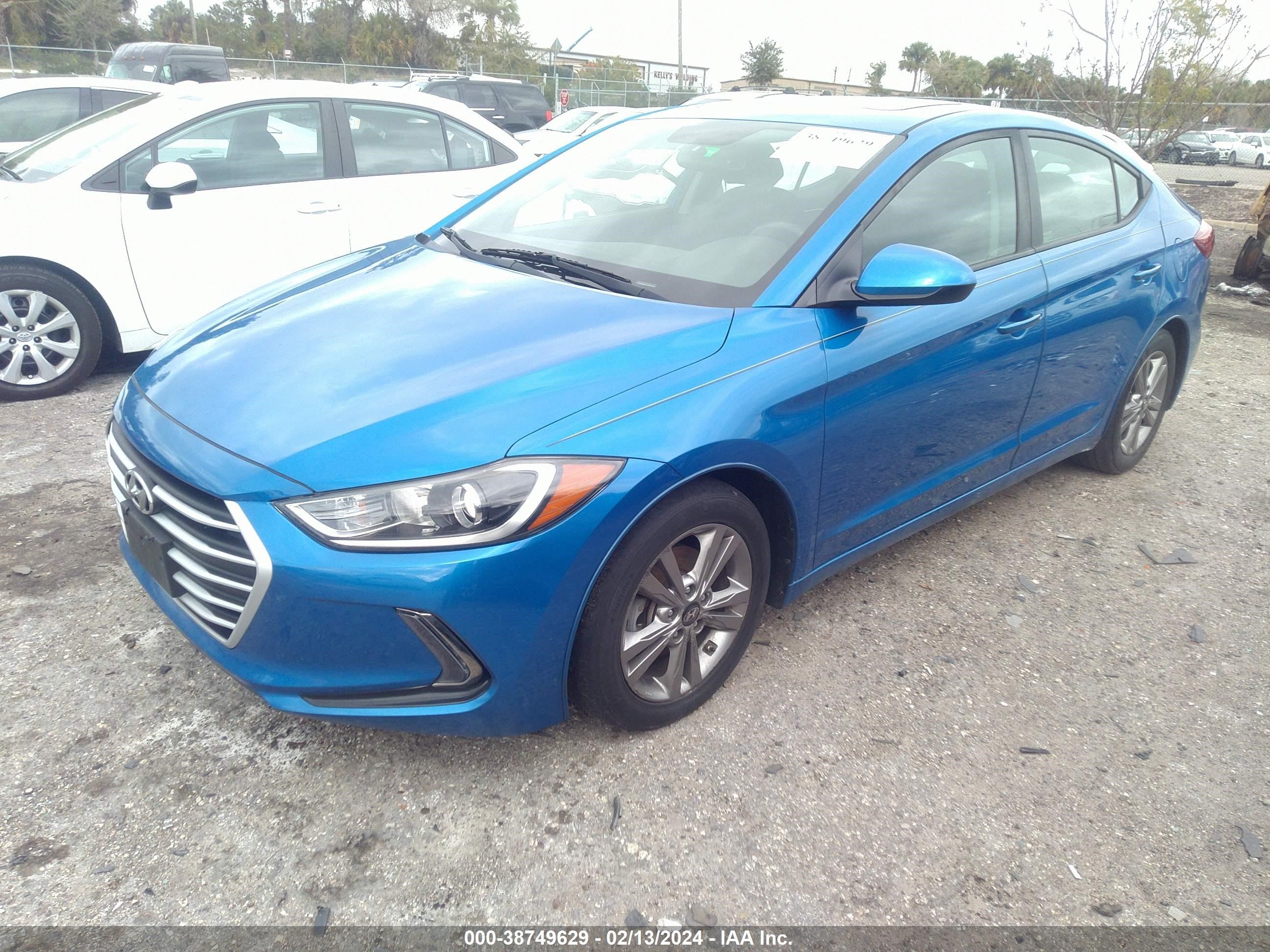 Photo 1 VIN: KMHD84LF3HU400667 - HYUNDAI ELANTRA 