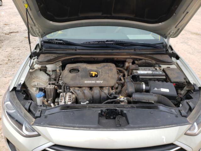 Photo 6 VIN: KMHD84LF3HU402600 - HYUNDAI ELANTRA SE 