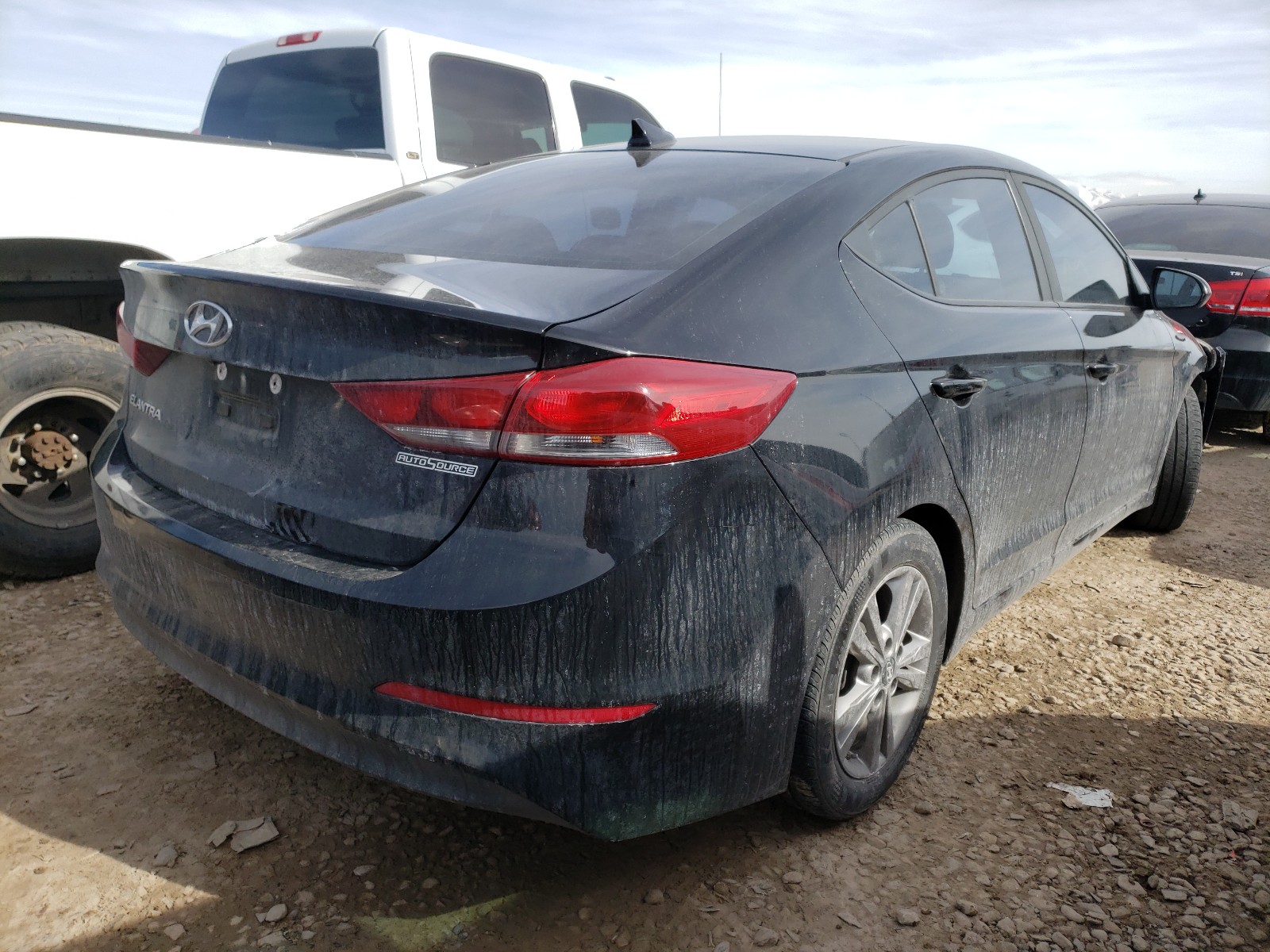 Photo 3 VIN: KMHD84LF3JU455464 - HYUNDAI ELANTRA SE 