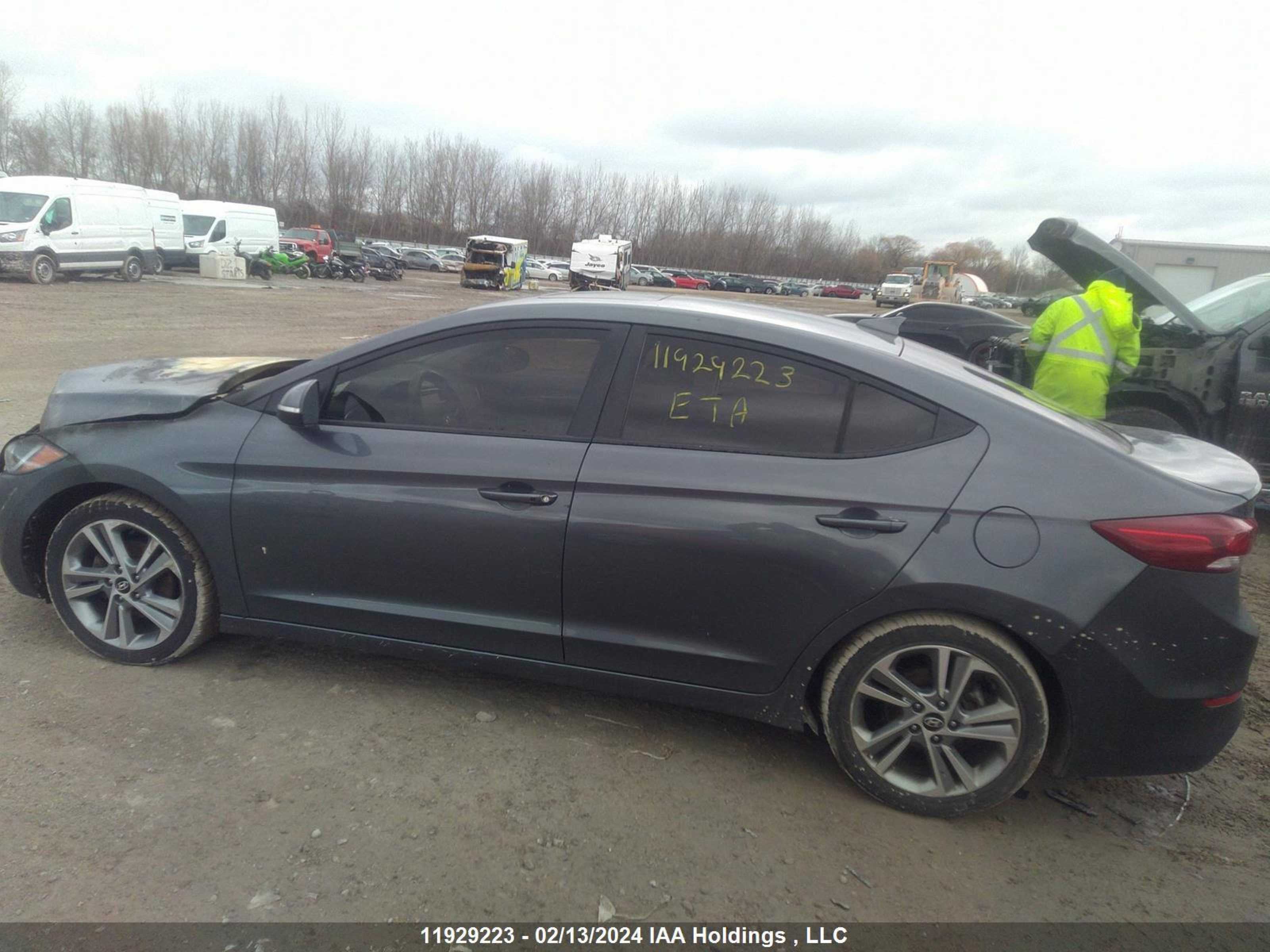 Photo 12 VIN: KMHD84LF3JU483121 - HYUNDAI ELANTRA 