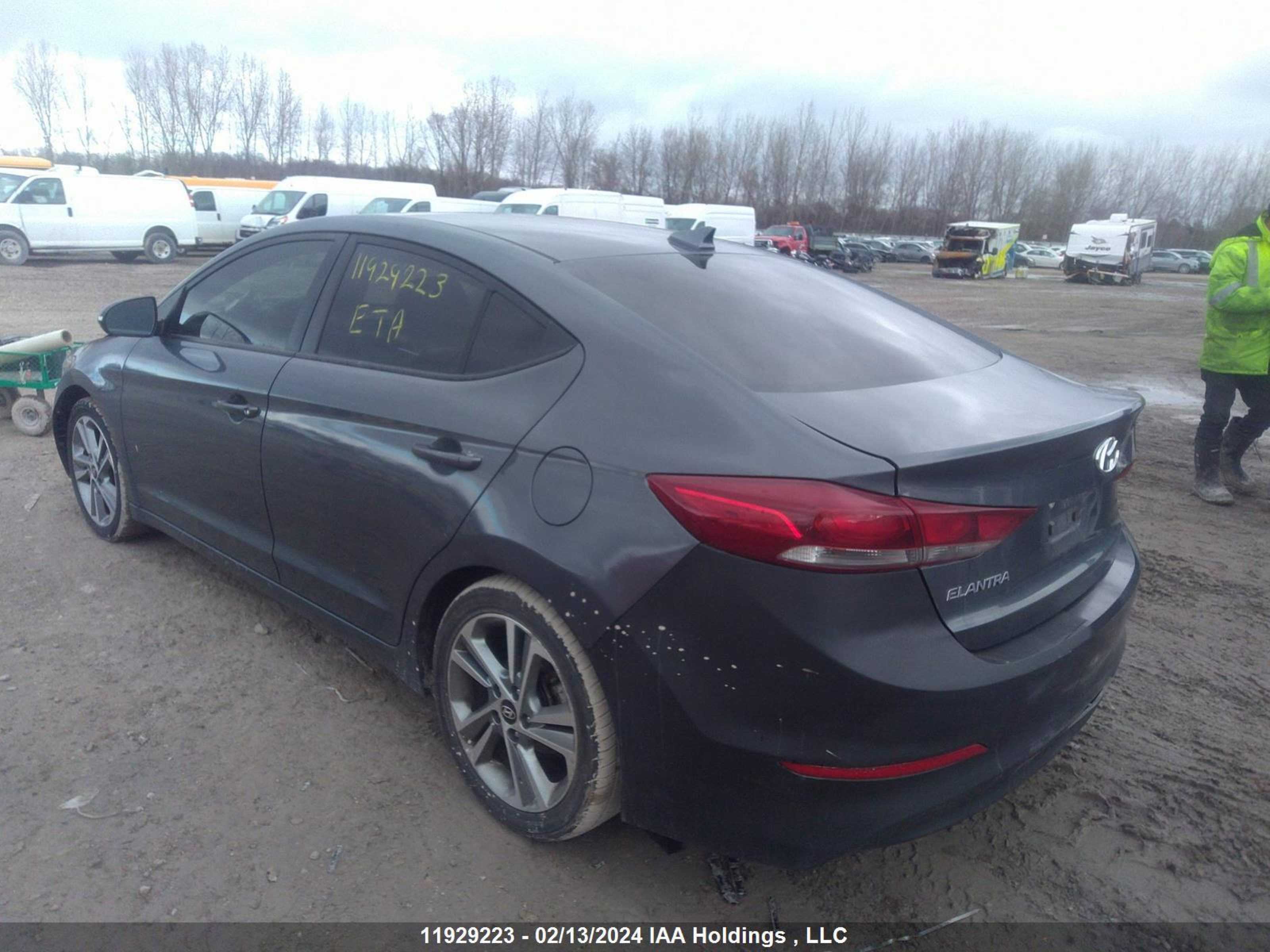 Photo 2 VIN: KMHD84LF3JU483121 - HYUNDAI ELANTRA 