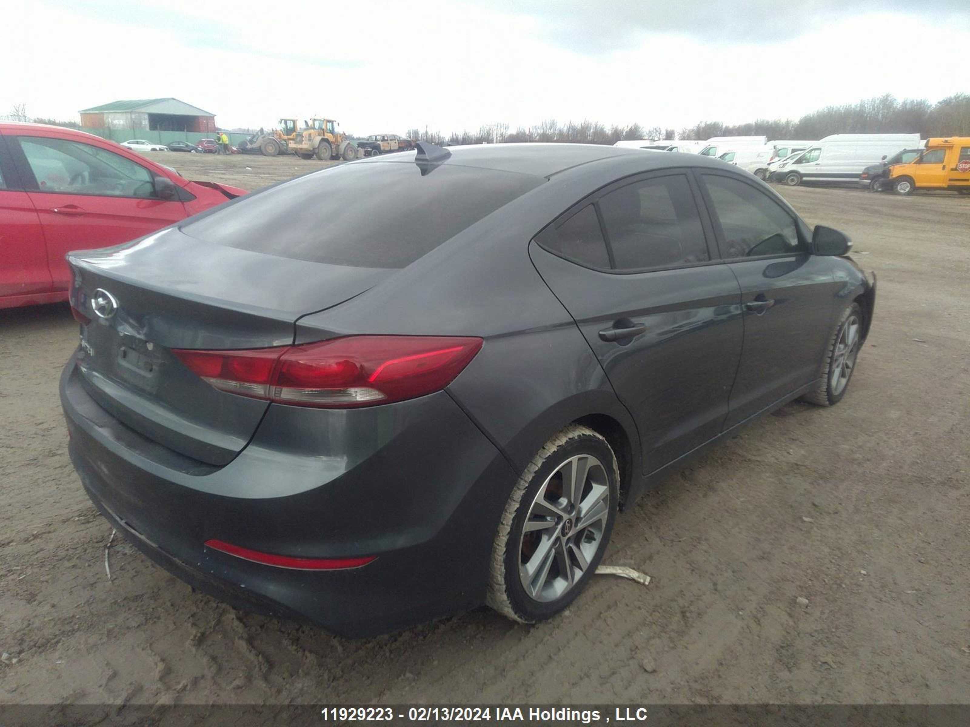 Photo 3 VIN: KMHD84LF3JU483121 - HYUNDAI ELANTRA 