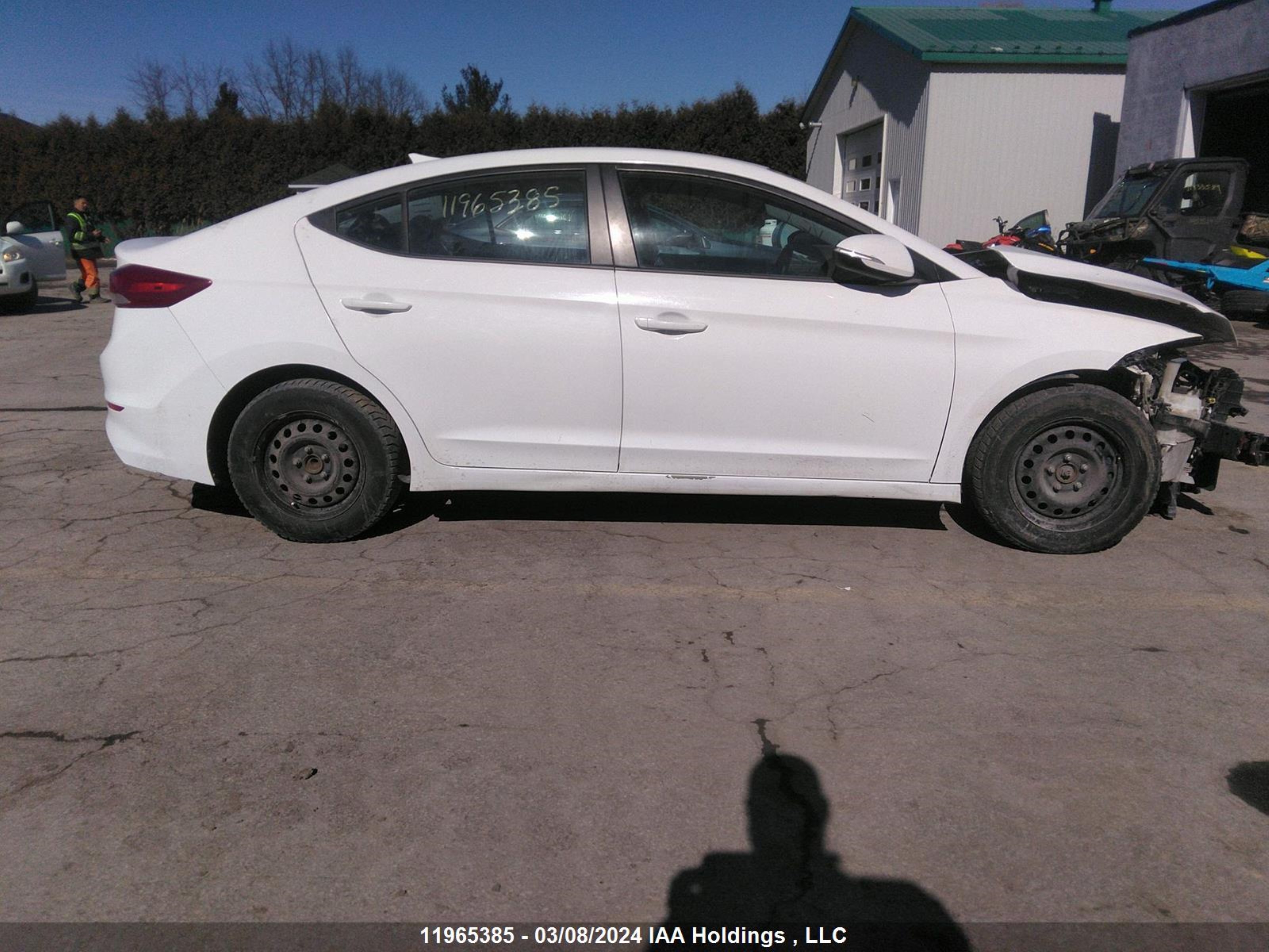 Photo 13 VIN: KMHD84LF3JU615956 - HYUNDAI ELANTRA 