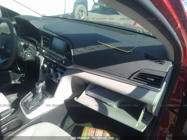 Photo 4 VIN: KMHD84LF3KU781900 - HYUNDAI ELANTRA 