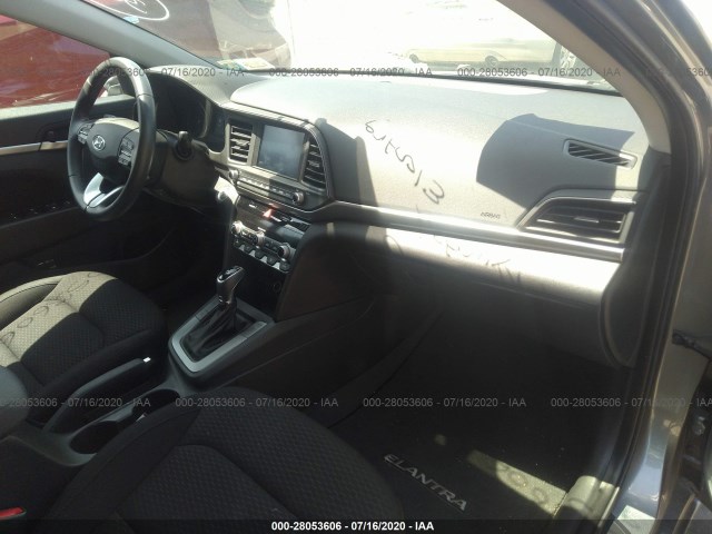 Photo 4 VIN: KMHD84LF3KU784635 - HYUNDAI ELANTRA 