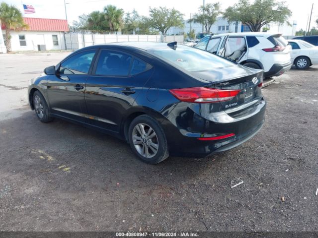 Photo 2 VIN: KMHD84LF4HU063782 - HYUNDAI ELANTRA 