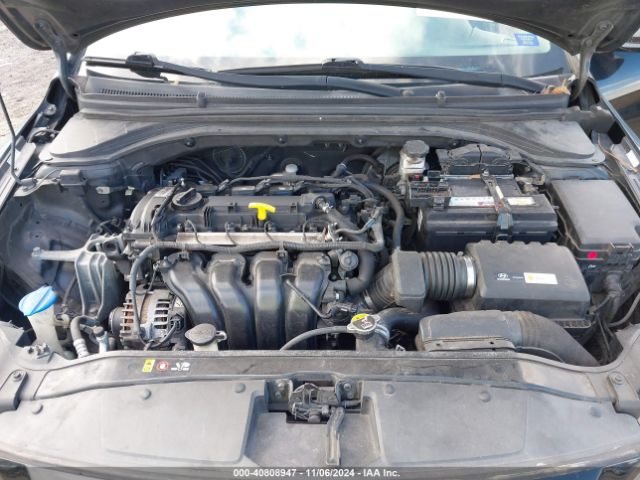 Photo 9 VIN: KMHD84LF4HU063782 - HYUNDAI ELANTRA 