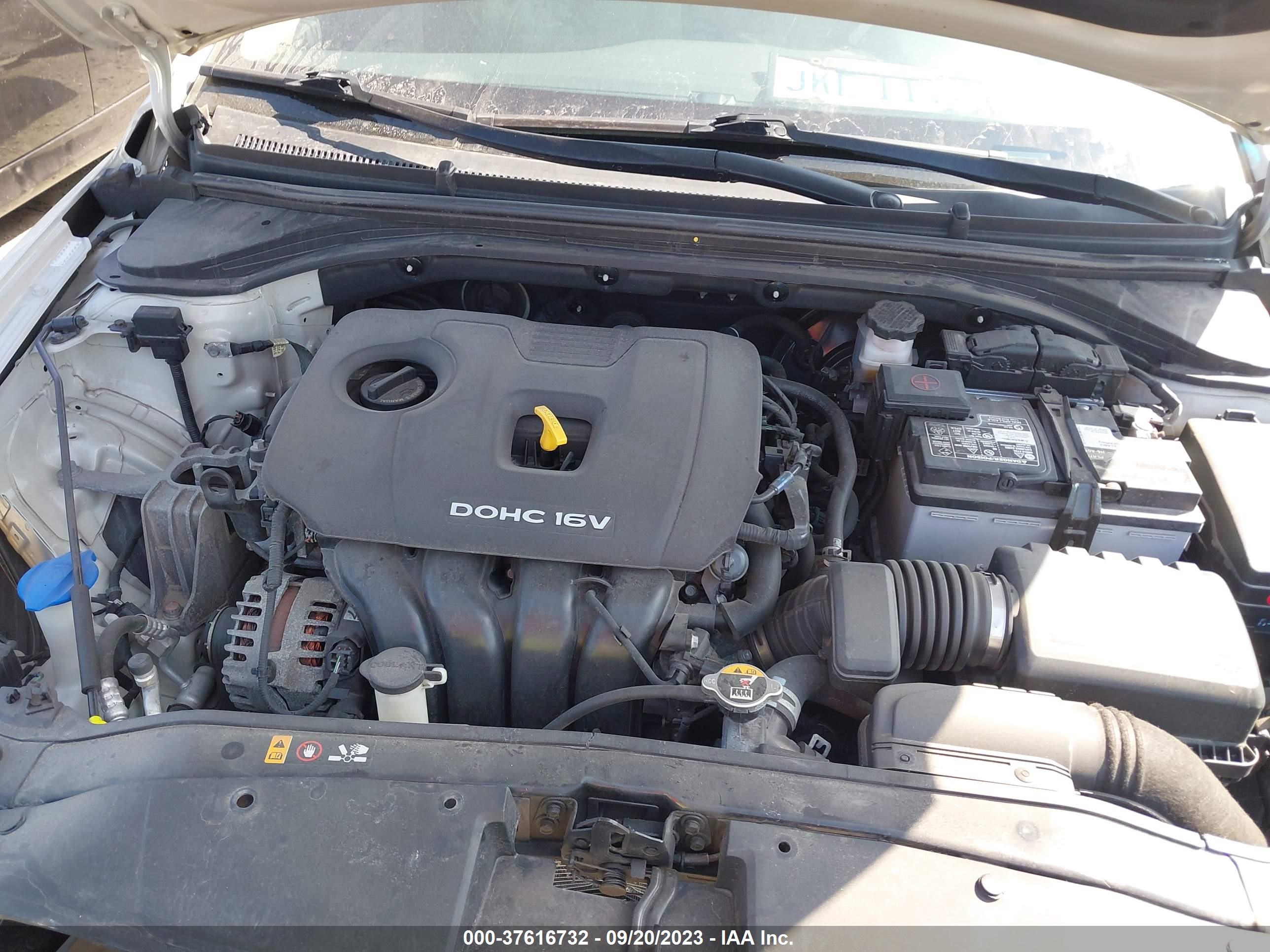 Photo 9 VIN: KMHD84LF4HU074443 - HYUNDAI ELANTRA 