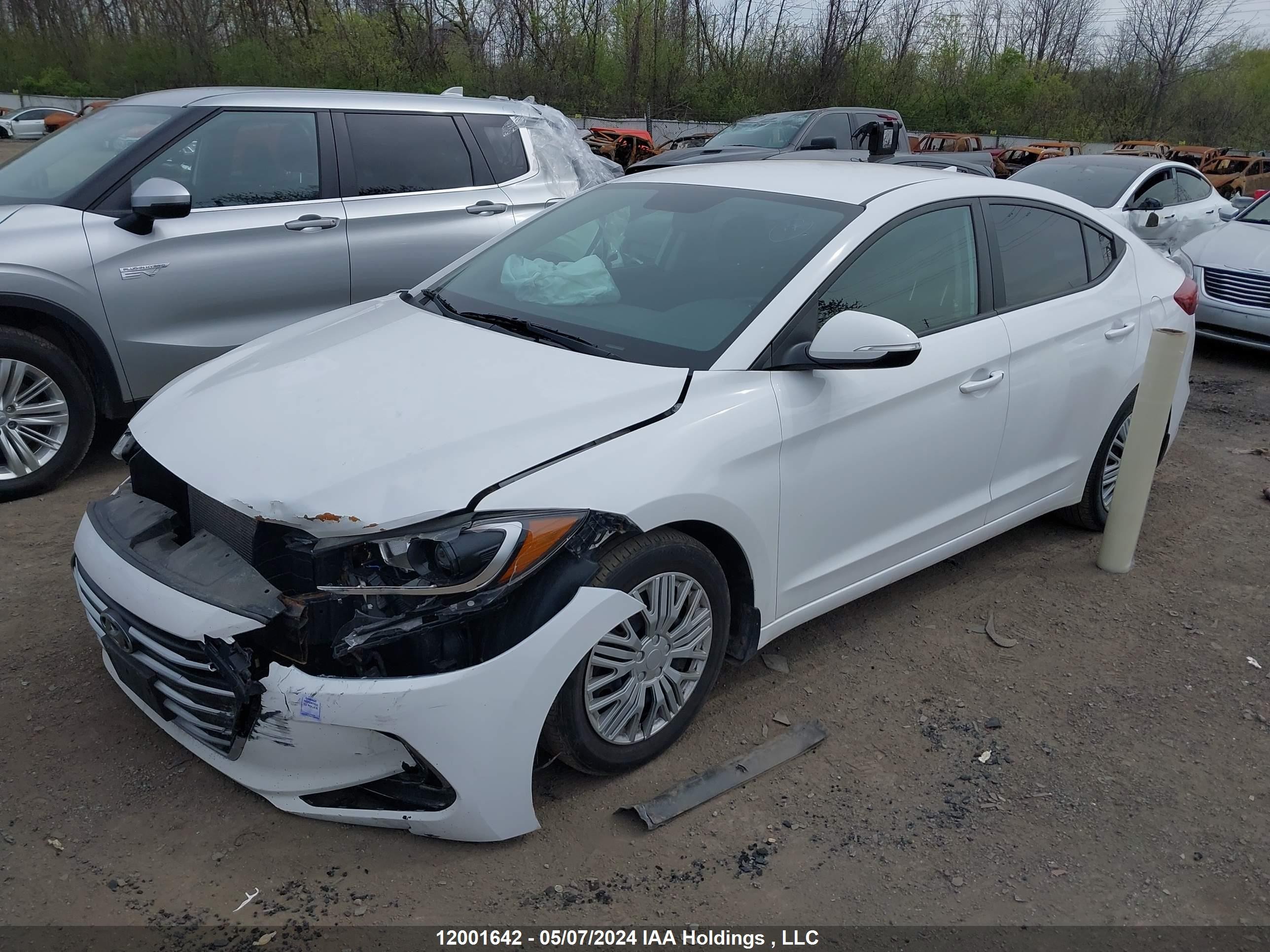 Photo 1 VIN: KMHD84LF4HU093543 - HYUNDAI ELANTRA 